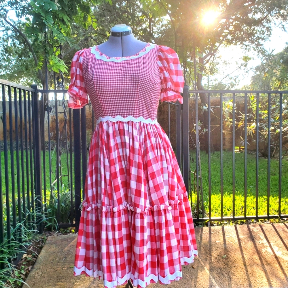 Dreamiest Vintage Red Gingham Dress ❤ Cottagecore